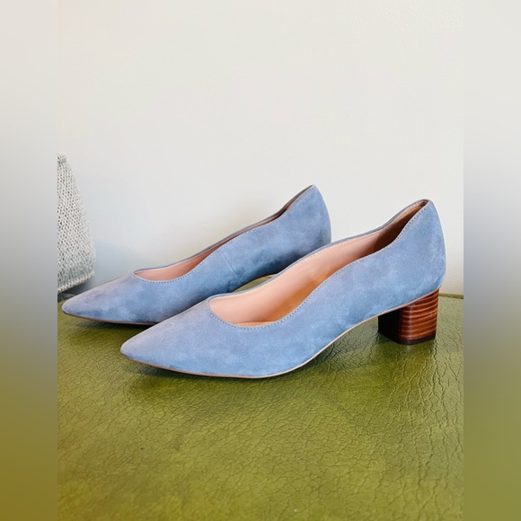 Cole Haan Pointy Toes Block Heel Pump in pretty blue suede, New! - Picture 1 of 6